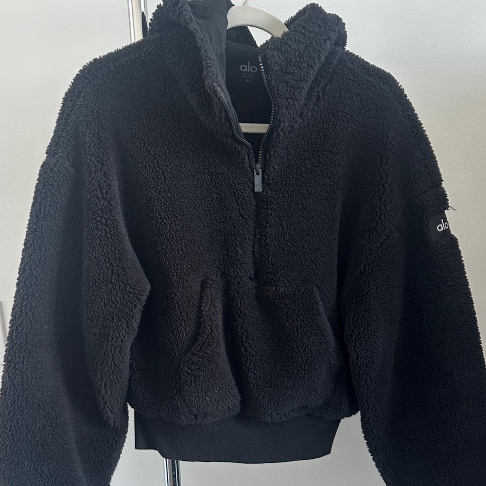 ALO Yoga Kids Cozy Black Sherpa Jacket